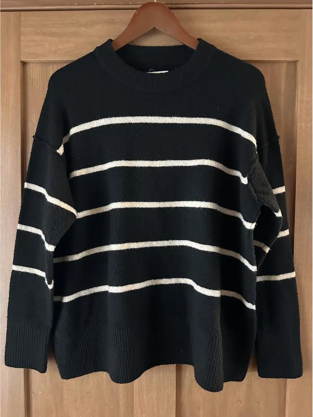 Aerie Unreal Crewneck Sweater in Black and Cream Striped Women’s XS Oversized - Picture 5 of 10